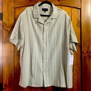Men’s s/s shirt NWT seersucker fabric.